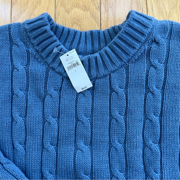 NWT Gap Sweater - Picture 2 of 3